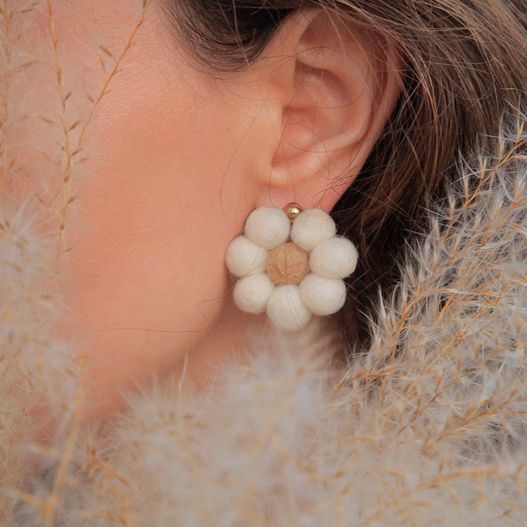 Earrings TAKASHI Ivory / Beige